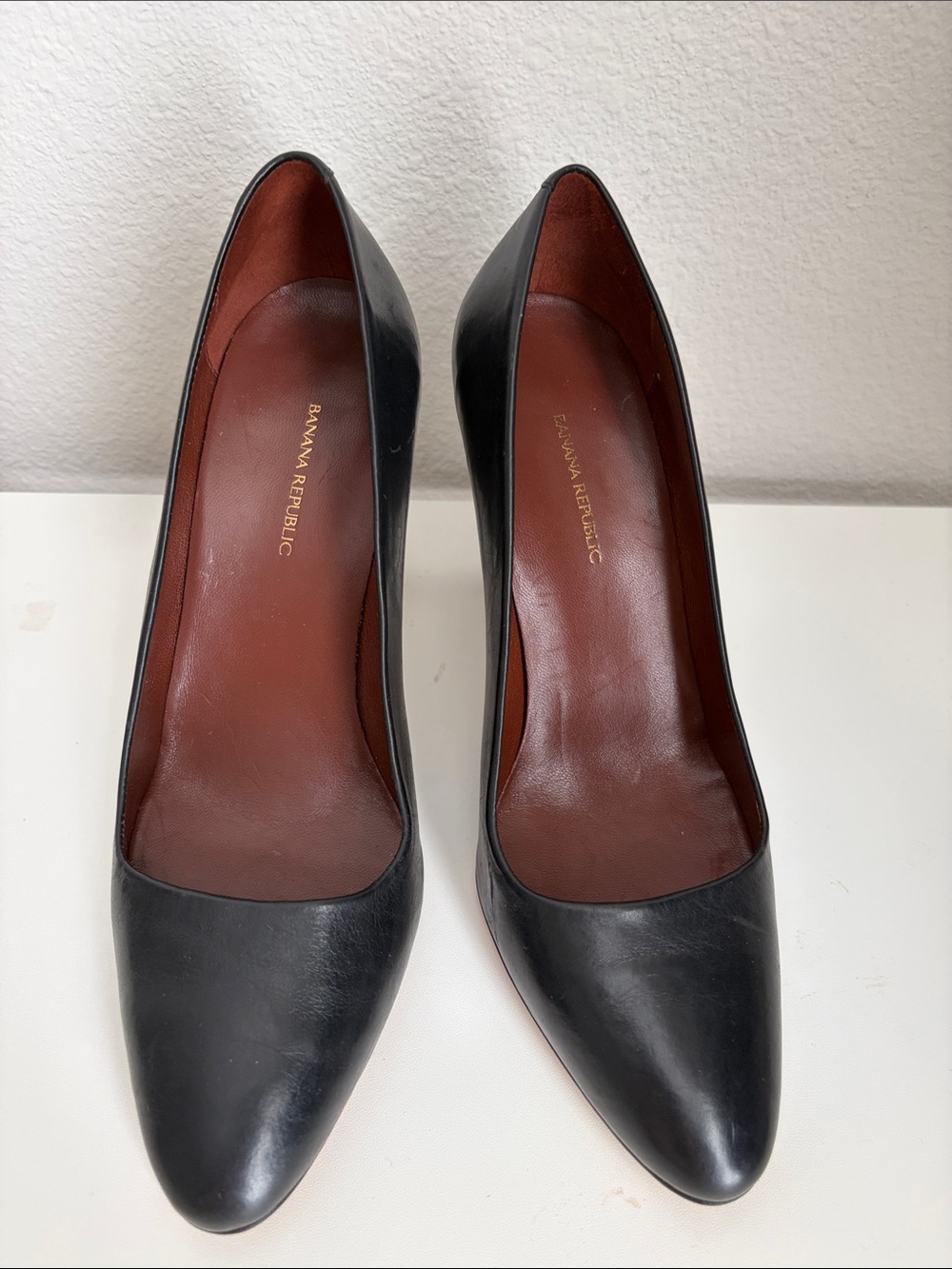 Banana Republic Black Leather Pointed Pumps with Brown Insole